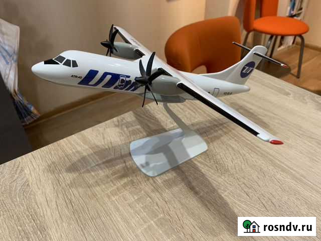 Фирменный самолёт Ютейр Utair Сургут - изображение 1