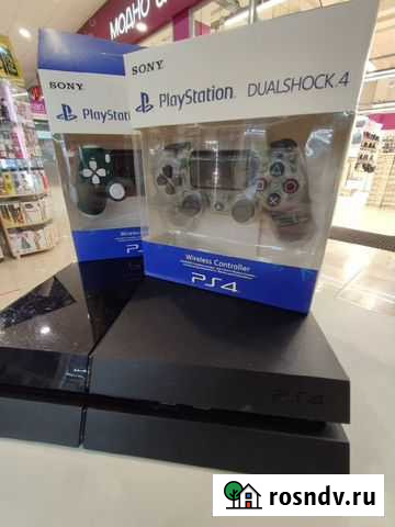PlayStation 4 750 gb+2 джоя+ 23 игры Хабаровск - изображение 1