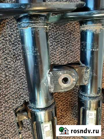 Стойки передние с опорн. подшипн. RAV-4 c 2010-13г Великий Новгород - изображение 1