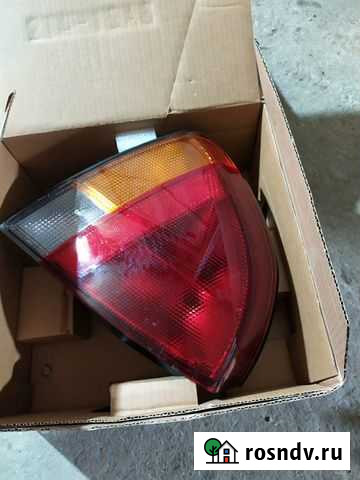 Фонарь задний левый для Мицубиси Каризма в крыло Среднеуральск - изображение 1