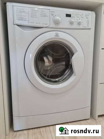 Стиральная машина бу indesit узкая Иркутск - изображение 1