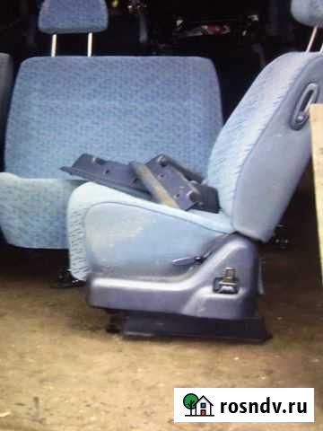 На УАЗ буханку крутящиеся Сидения с Toyota Hice 2 Красноярск - изображение 1