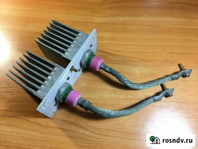 Диоды силовые В200 с радиаторами 2шт Екатеринбург - изображение 1