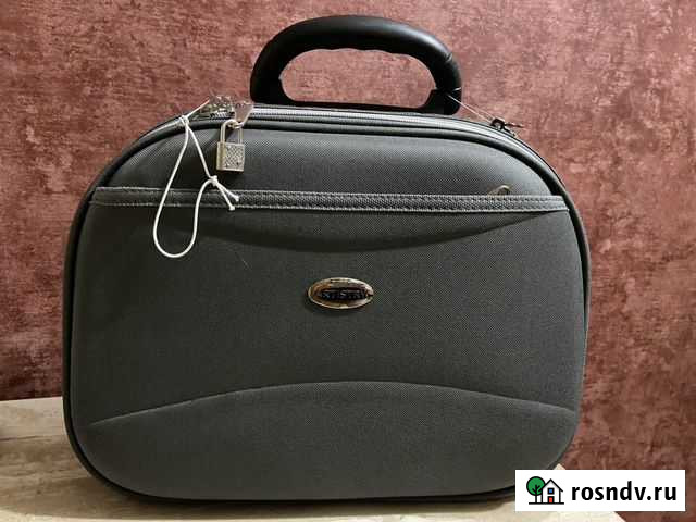 Брендированный кейс/чемодан для косметики Artistry Владимир - изображение 1