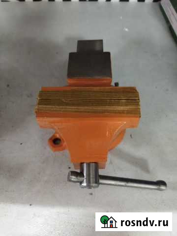 Тиски слесарные поворотные 100мм Квалитет тс-100 Красноярск - изображение 1