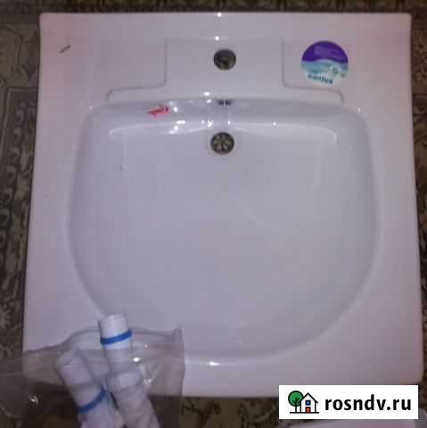 Умывальник 60х60 навесной; Смеситель Ledeme Борисоглебск - изображение 1