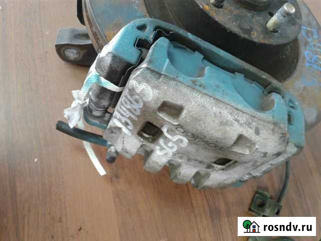 Суппорт передний правый subaru forester s11 Пермь - изображение 1