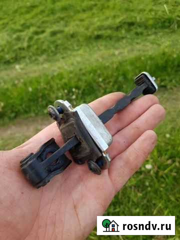 Ограничитель двери Octavia A5 Смоленск - изображение 1