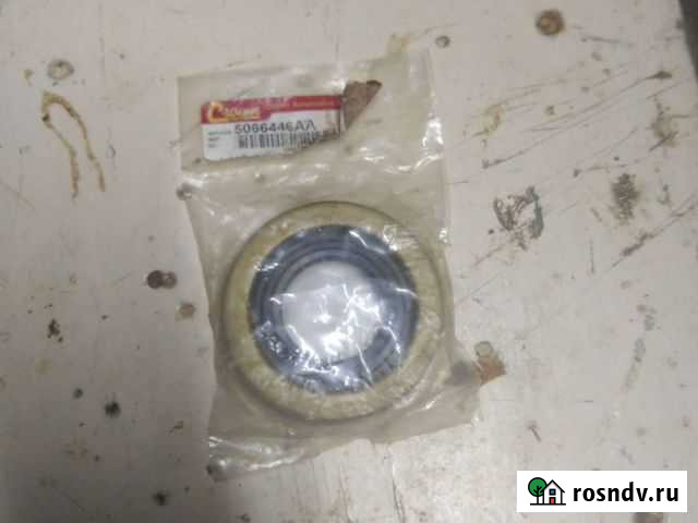 Сальник дифференциала переднего моста Jeep 5066446 Пермь - изображение 1