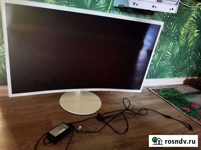 Монитор самсунг 31.5 Петропавловск-Камчатский - изображение 1