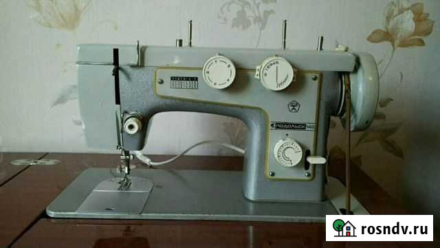 Машинка швейная Подольск 142 Гусь-Хрустальный - изображение 1