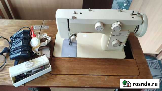 Швейная машина Чайка 142 Омск - изображение 1