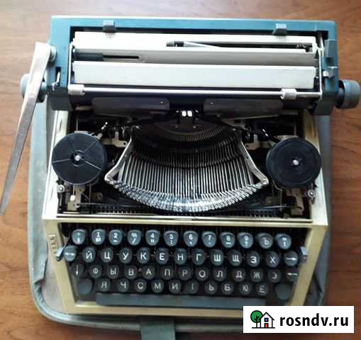 Немецкая Печатная машинка Erika, без крышки, но в Брянск - изображение 1