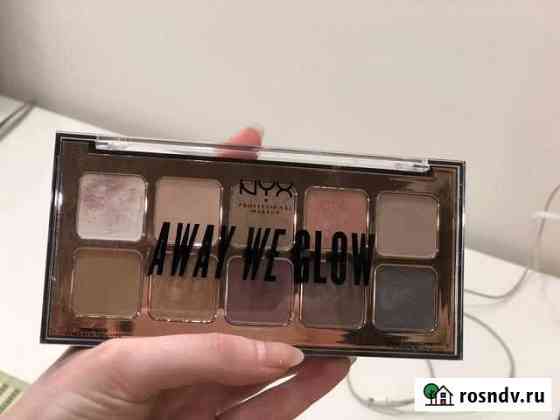 NYX палетка теней away WE glow Видное