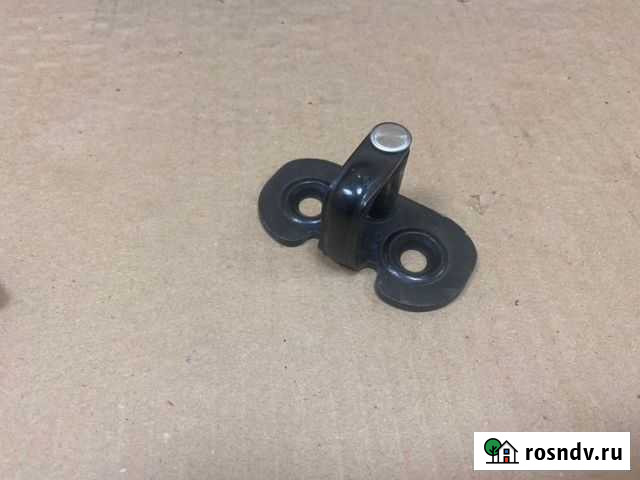 Ответная часть замка багажника Volkswagen Tiguan Тюмень - изображение 1