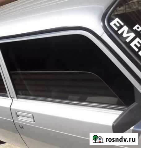 Передние новые завод 2107 ваз Стекла 2006 года ори Калинин - изображение 1