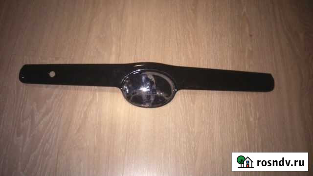 Накладка на крышку багажника от Toyota Camry Дербент - изображение 1