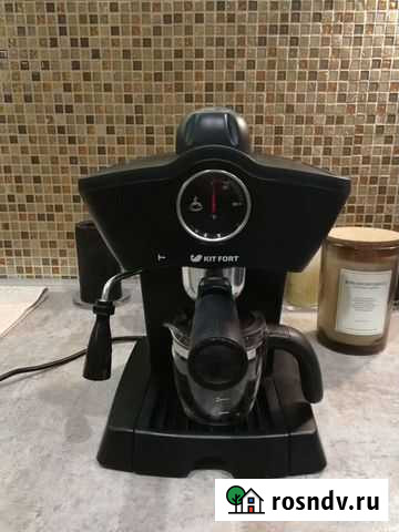 Кофеварка рожковая Kitfort Санкт-Петербург - изображение 1