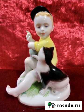 Редкая статуэтка Мальчик с кошкой, СССР, 1950е г Казань - изображение 1