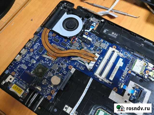 Материнская плата toshiba l875d-b7m с процессорорм Ростов-на-Дону - изображение 1