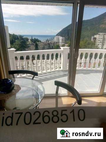 Таунхаус 150 м² на участке 1 сот. в аренду посуточно в Алуште Алушта - изображение 1