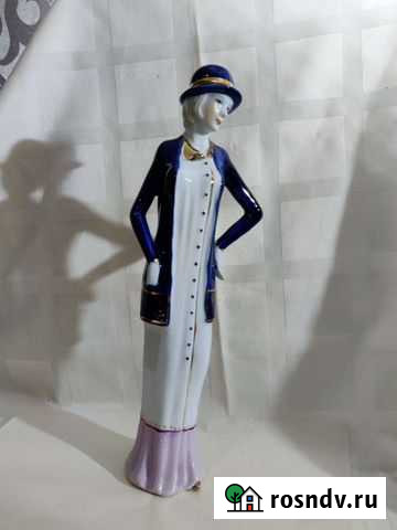 Фарфоровая статуэтка дама в шляпке Йошкар-Ола - изображение 1