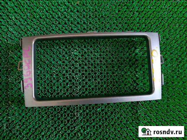 Консоль магнитофона Toyota Auris NZE151 1NZ-FE Смоленка - изображение 1