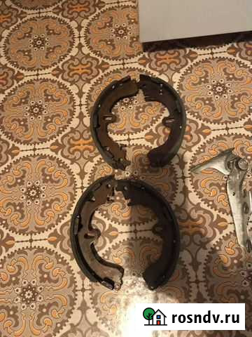 Тормозная колодка на Toyota Corona Омск - изображение 1