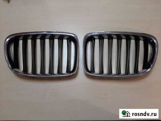 Решетка радиатора BMW X1 E84 Киров - изображение 1