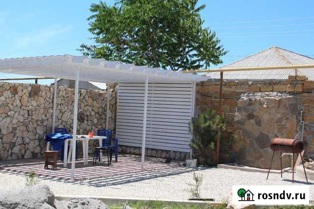 Комната 16 м² в 7-ком. кв., 1/1 эт. в аренду посуточно в Черноморском Республики Крым Черноморское - изображение 1