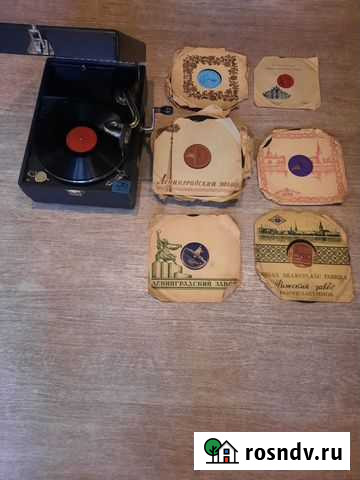 Продаю патефон (граммофон) пластинки Псков - изображение 1