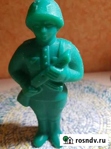 Пластмасовые дутые солдатики 13шт Вышний Волочек - изображение 1