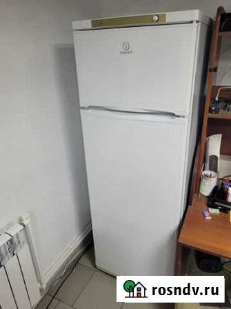 Холодильник indesit бу Калач-на-Дону - изображение 1