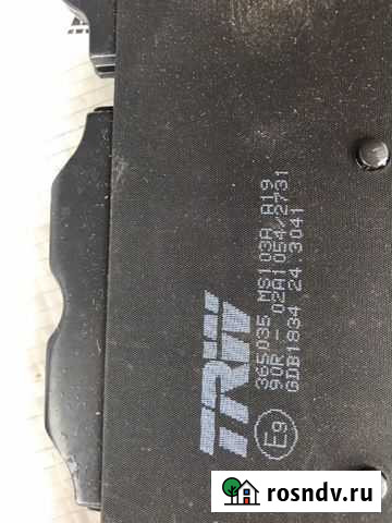 Колодки передние на Land Rover renge rover Великий Новгород - изображение 1