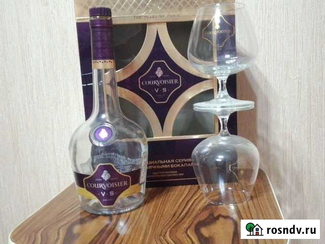 Бутылка с бокалами, коллекционная Казань - изображение 1