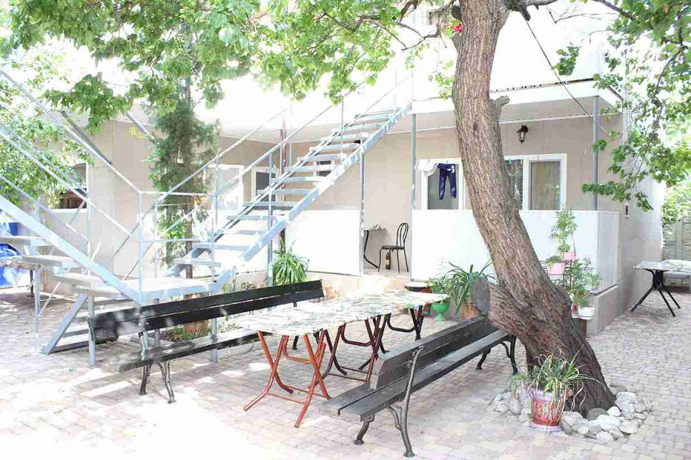 Комната 18 м² в 4-ком. кв., 1/2 эт. в аренду посуточно в Феодосии Феодосия - изображение 2