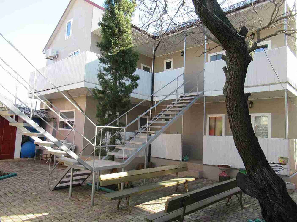 Комната 18 м² в 4-ком. кв., 1/2 эт. в аренду посуточно в Феодосии Феодосия - изображение 1