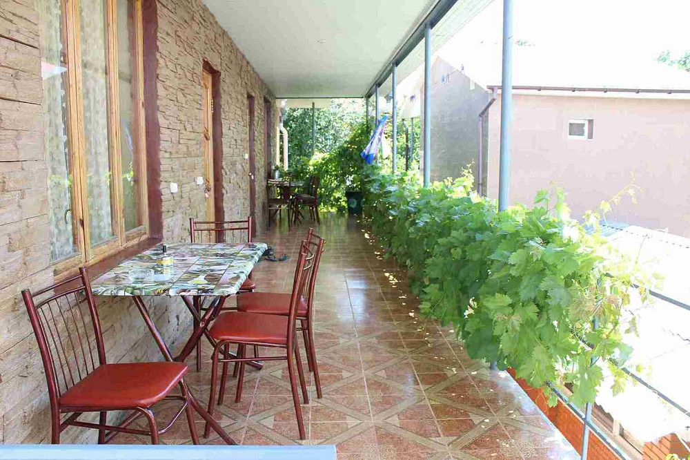 Комната 18 м² в 4-ком. кв., 1/2 эт. в аренду посуточно в Феодосии Феодосия - изображение 3