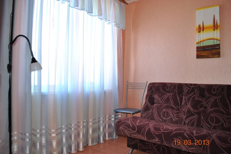 2-комнатная квартира, 55 м², 2/5 эт. в аренду посуточно в Росляково Росляково - изображение 1