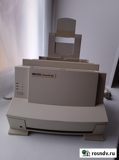 Продам недорого лазерный принтер с двумя запасными картриджами Красноярск - изображение 1