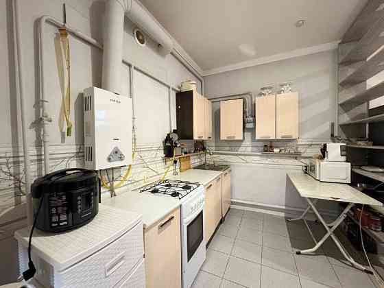 2-комнатная квартира, 60 м², 1/1 эт. на продажу в Армавире Армавир