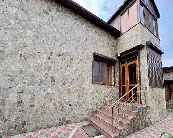 Дом 250 м² на участке 10 сот. в аренду на длительный срок в Армавире Армавир
