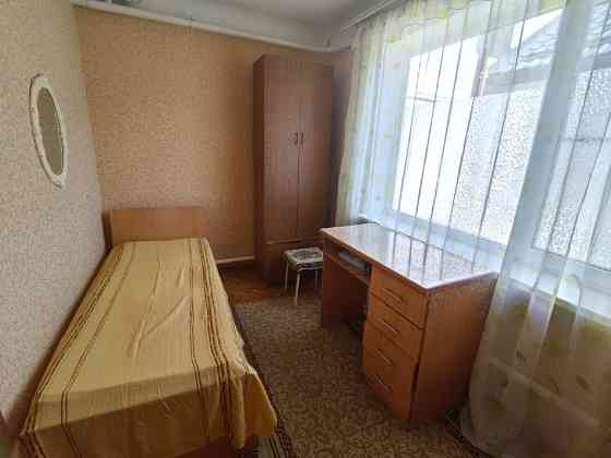 Комната 10 м² в 3-ком. кв., 1/1 эт. в аренду на длительный срок в Армавире Армавир