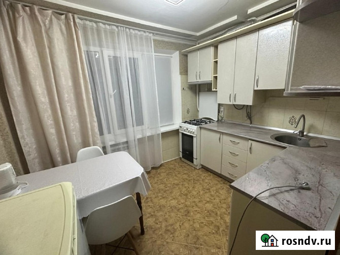 1-комнатная квартира, 30 м², 1/5 эт. в аренду на длительный срок в Армавире Армавир - изображение 1