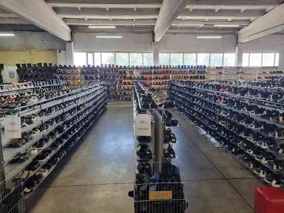 Торговое помещение на первой линии 1269 м2 Кызыл