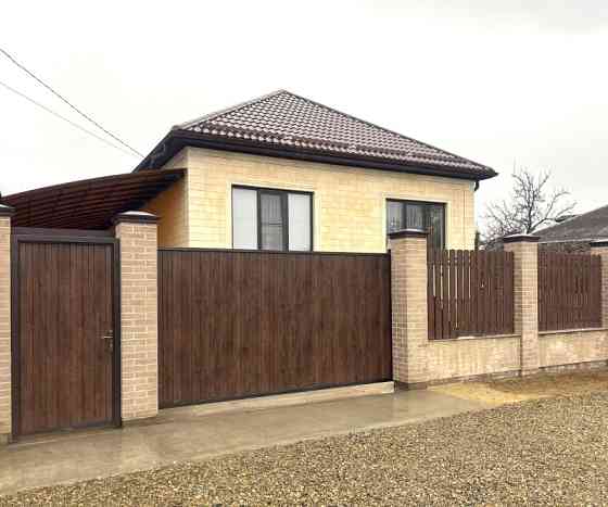 Дом 140.9 м² на участке 3 сот. на продажу в Армавире Армавир