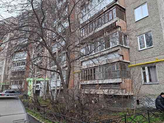 Комната 17.2 м² в 5-ком. кв., 1/9 эт. на продажу в Екатеринбурге Екатеринбург