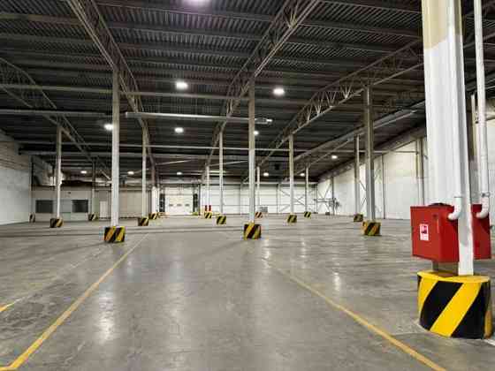 Аренда отапливаемого склада 2245 м2 с пандусами под автозапчасти Санкт-Петербург