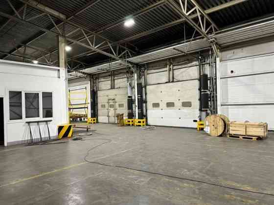 Аренда отапливаемого склада 2245 м2 с пандусами под автозапчасти Санкт-Петербург