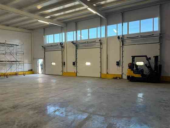 Аренда отапливаемого склада с пандусом 2100 м2 Санкт-Петербург